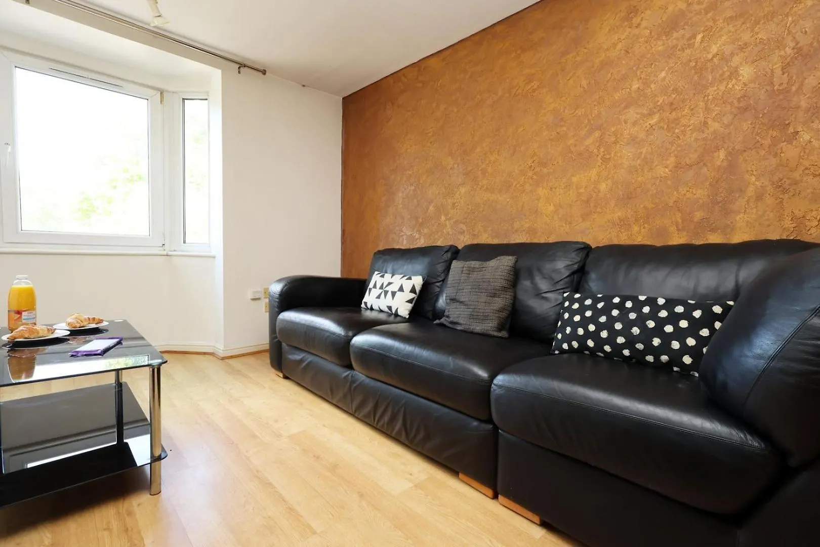Comfort & Convenience In Cardiff! 0*, Cardiff