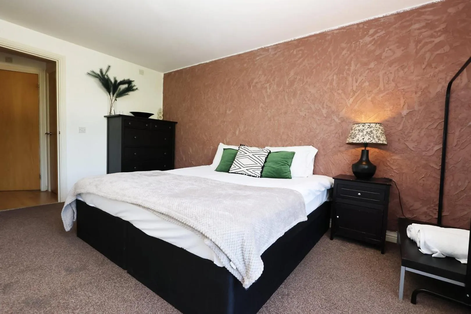Comfort & Convenience In Cardiff!